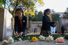 昆明各界人士纪念“一二·一”